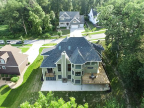 Luxurious Mansion, Deck, Patio, Chef’s Kitchen